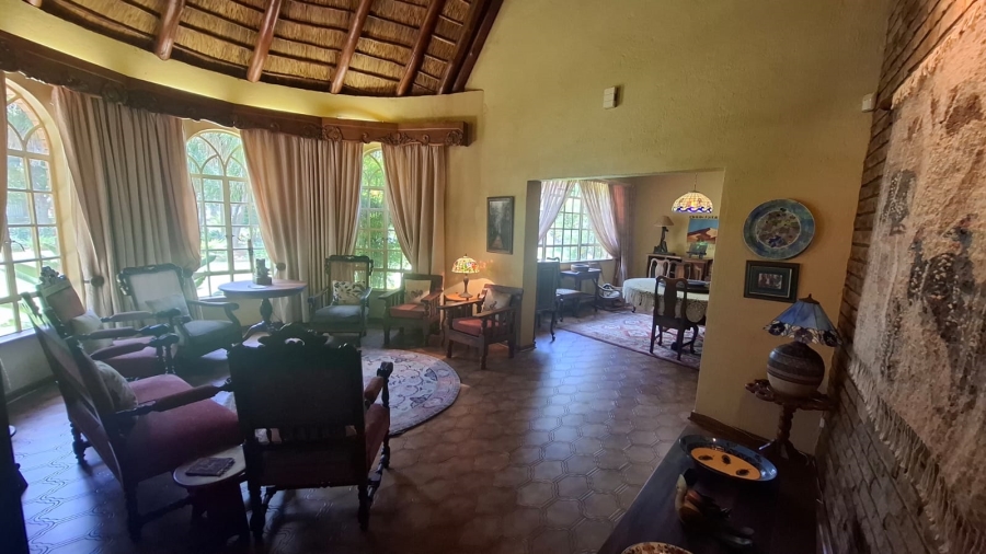 6 Bedroom Property for Sale in Mooivallei Park North West
